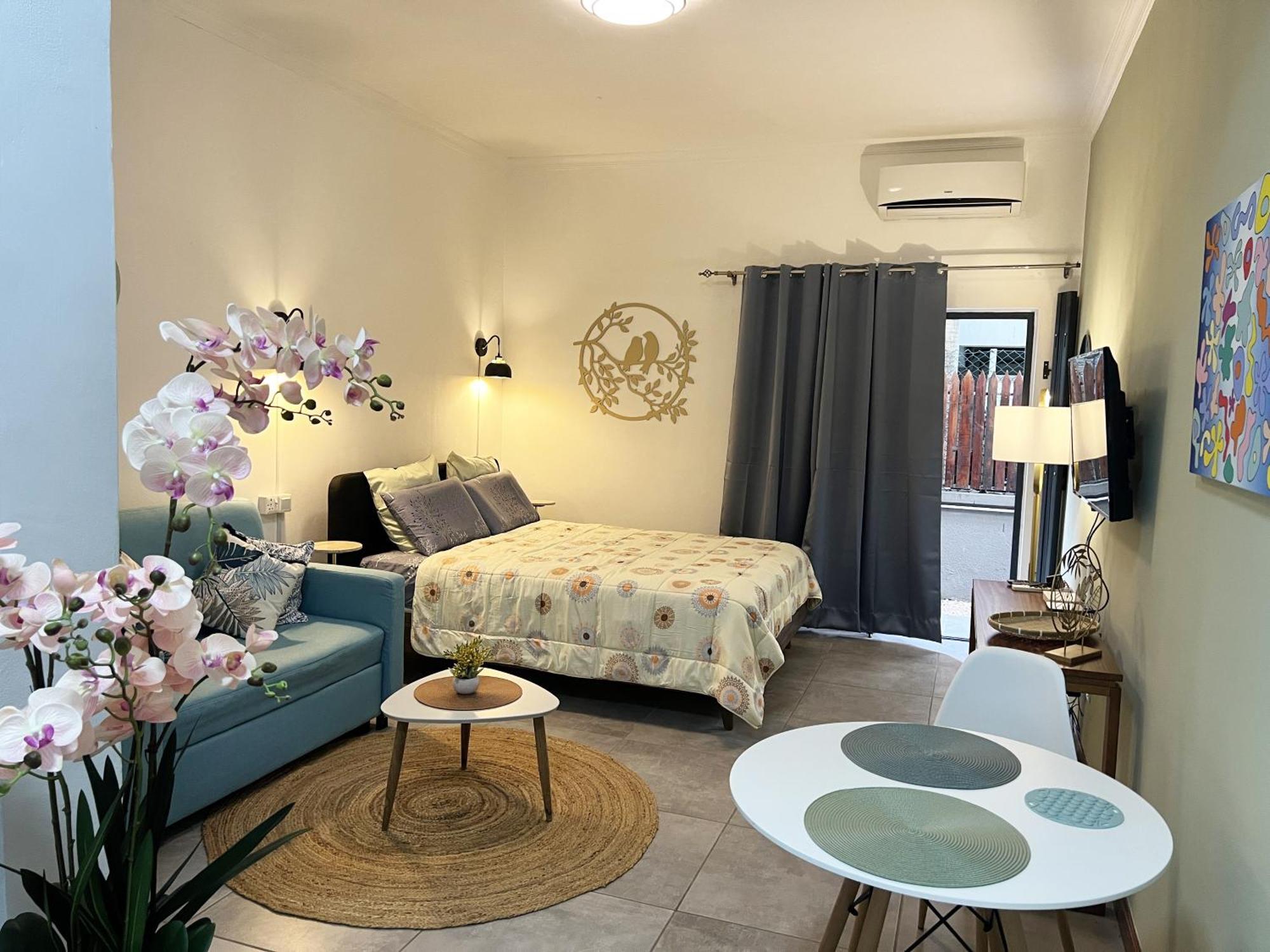 Newly Renovated Studio Apartment With Rooftop Pool, Few Steps To The Beach Flic-en-Flacq Eksteriør billede